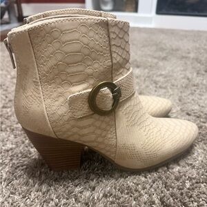 BareTraps Cream Textured Heeled Boots